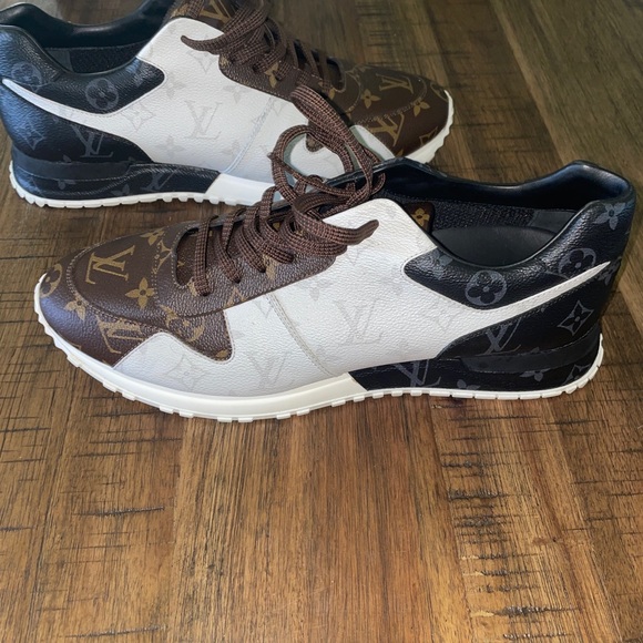 Size 10.5 (US) • Louis Vuitton Monogram Run Away Sneaker • VNDS • Pre-Owned. • - Picture 2 of 16